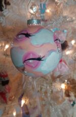 CRY BABY ORNAMENTS